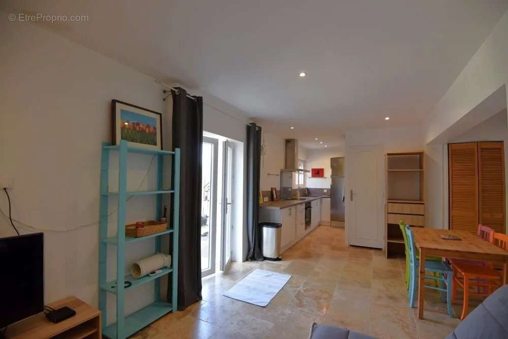 Maison à TOURRETTES