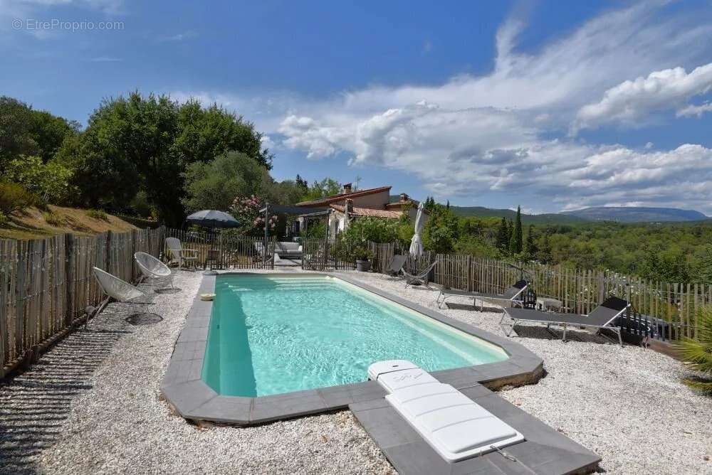 Maison à TOURRETTES