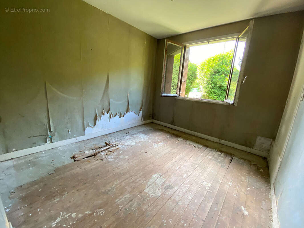 Maison à FONTAINE-SOUS-JOUY