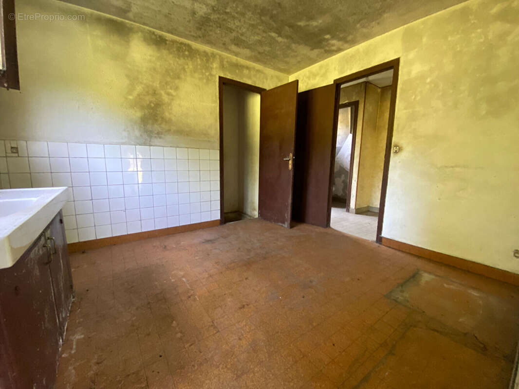 Maison à FONTAINE-SOUS-JOUY