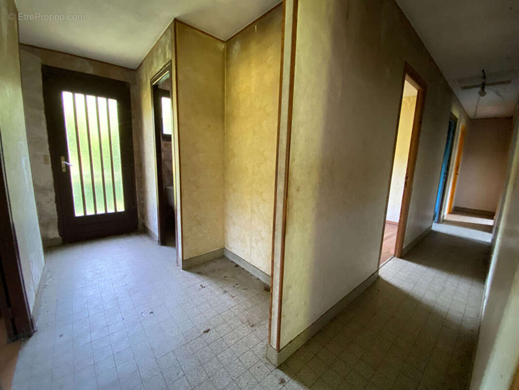 Maison à FONTAINE-SOUS-JOUY