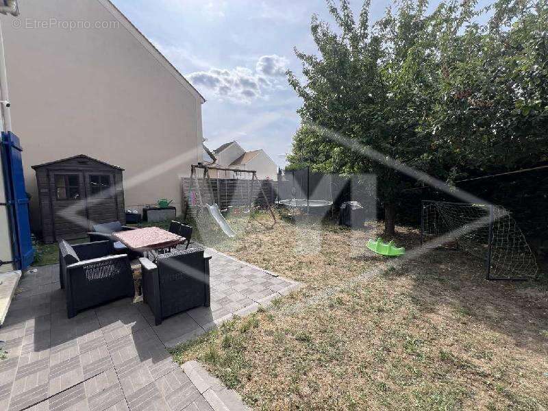 Maison à COMBS-LA-VILLE