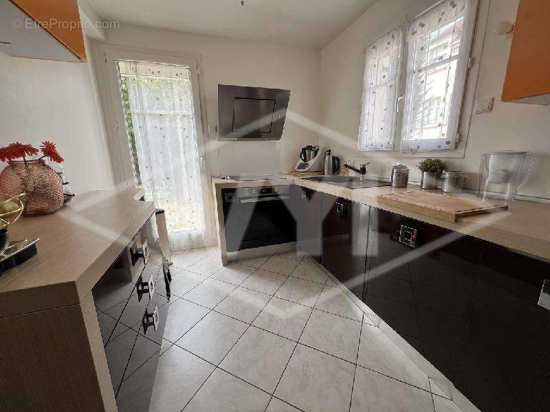 Maison à COMBS-LA-VILLE