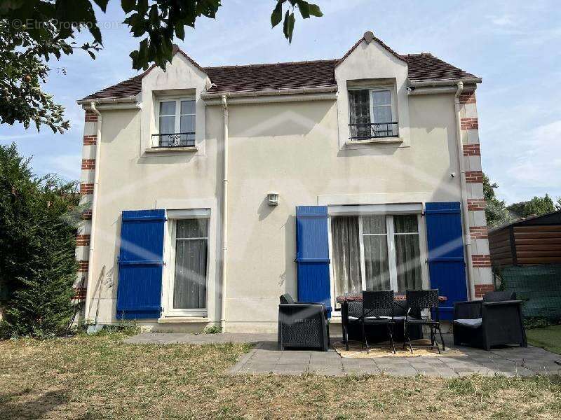 Maison à COMBS-LA-VILLE