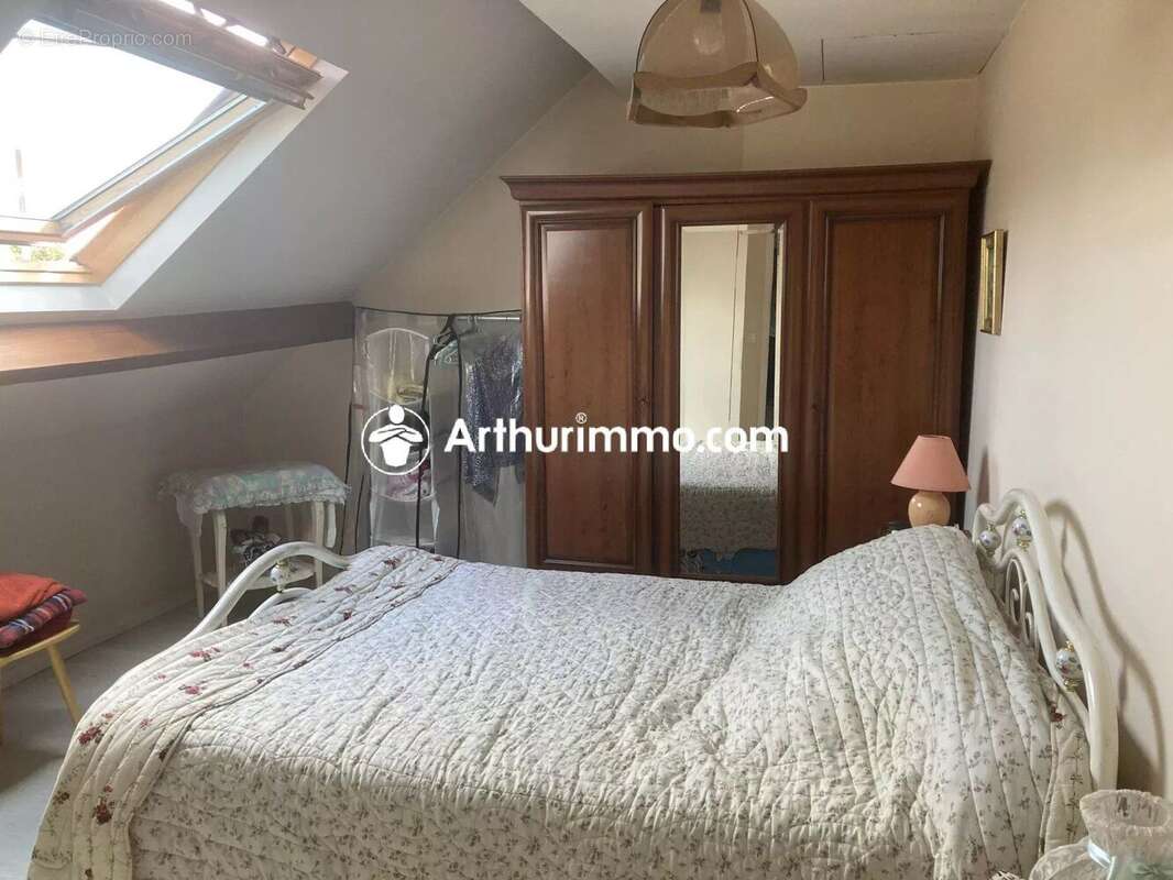 Maison à NEUILLY-LE-VENDIN