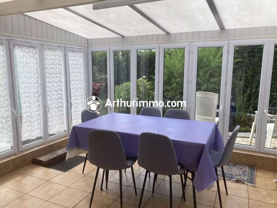 Maison à NEUILLY-LE-VENDIN