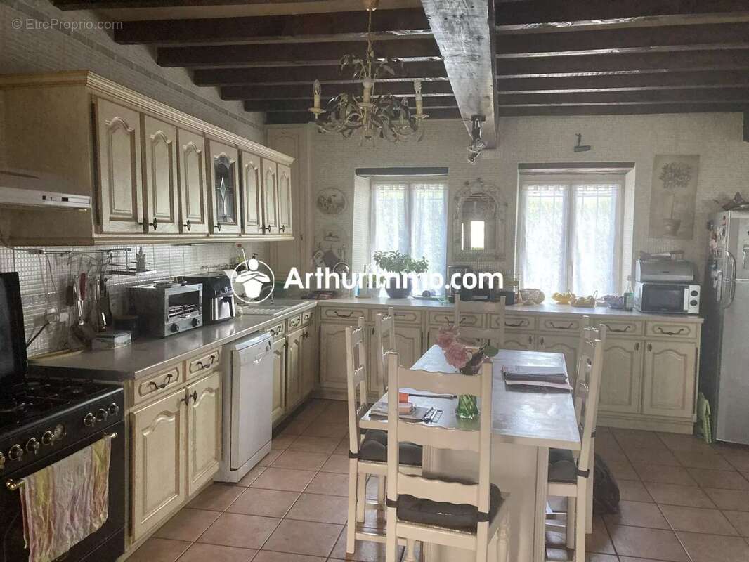 Maison à NEUILLY-LE-VENDIN