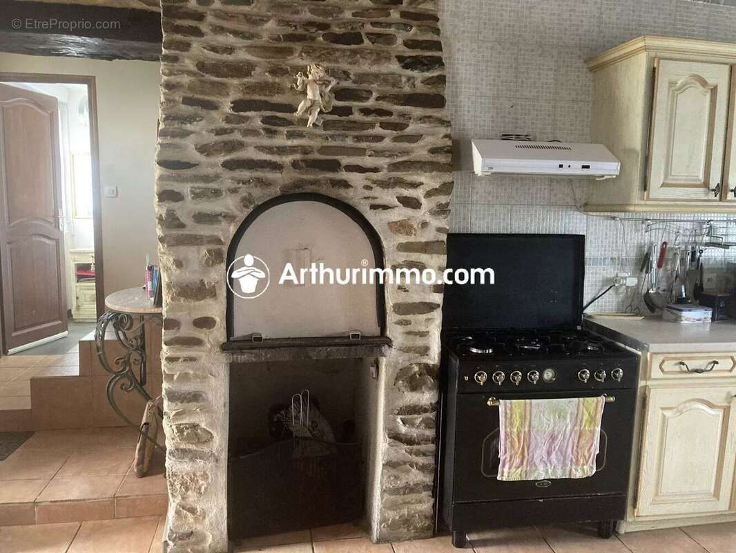 Maison à NEUILLY-LE-VENDIN