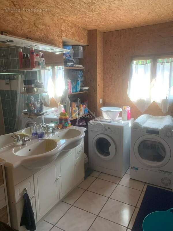 Maison à COSNE-D&#039;ALLIER