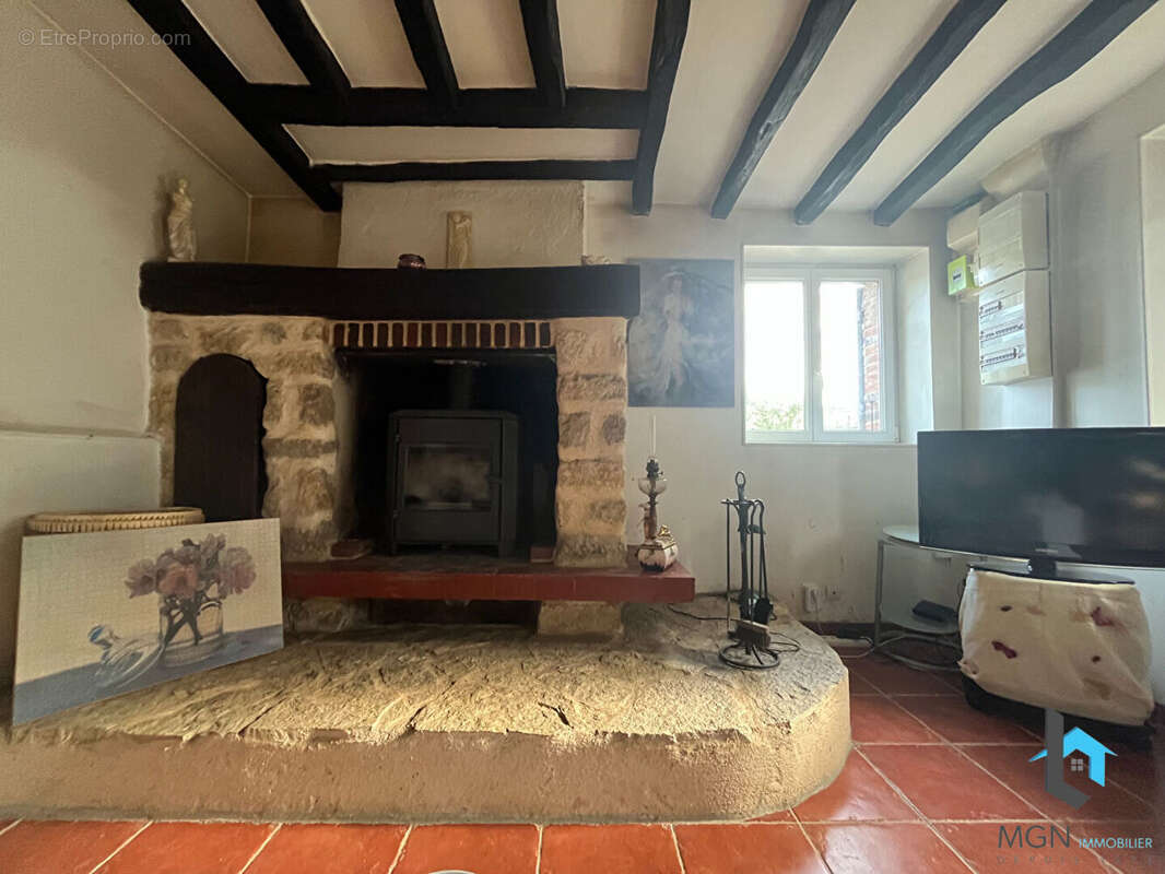 Maison à NEUVY-EN-DUNOIS