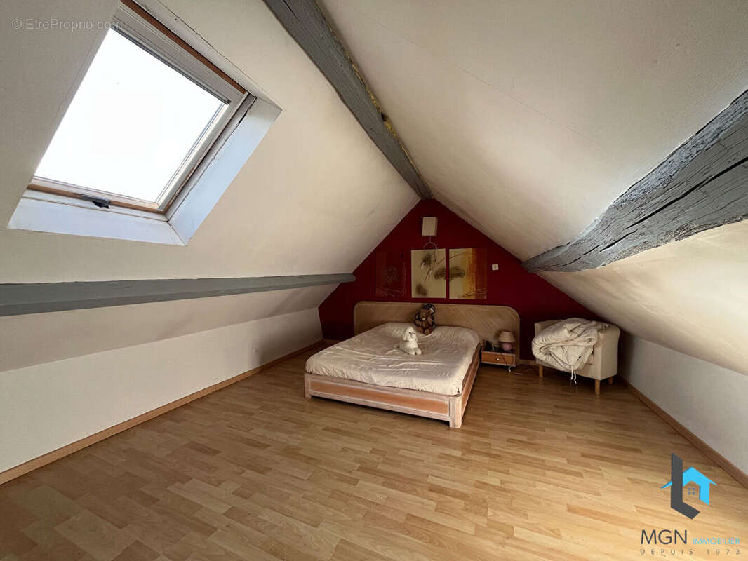 Maison à NEUVY-EN-DUNOIS