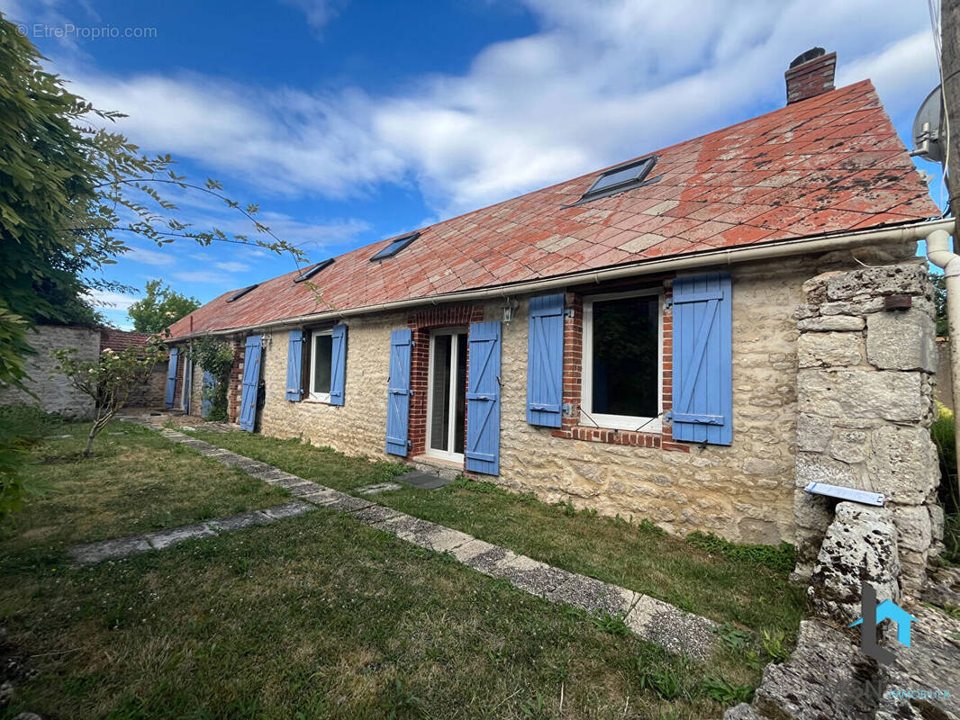 Maison à NEUVY-EN-DUNOIS