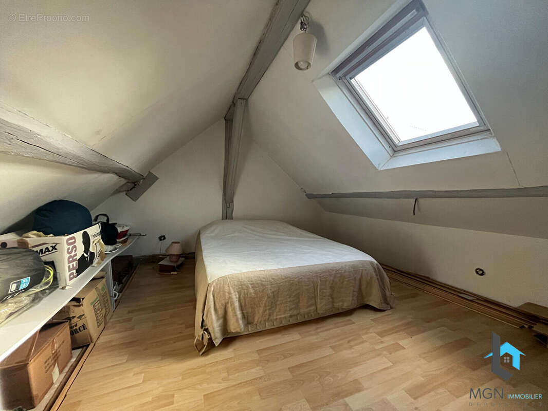 Maison à NEUVY-EN-DUNOIS