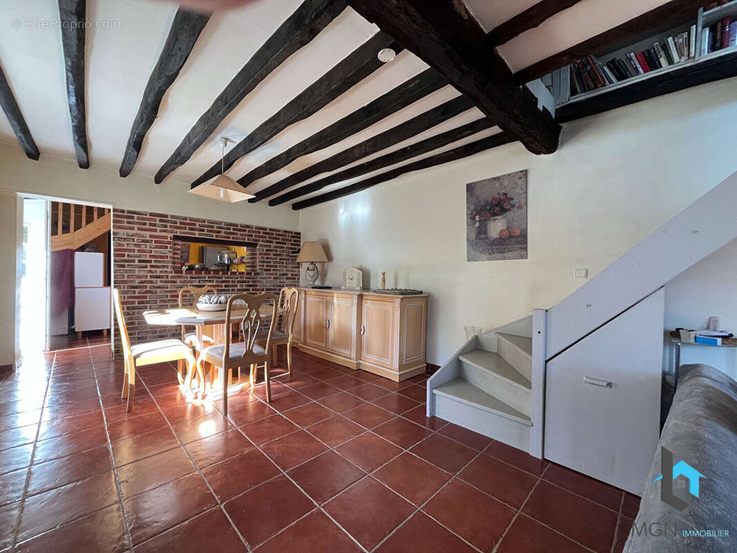 Maison à NEUVY-EN-DUNOIS