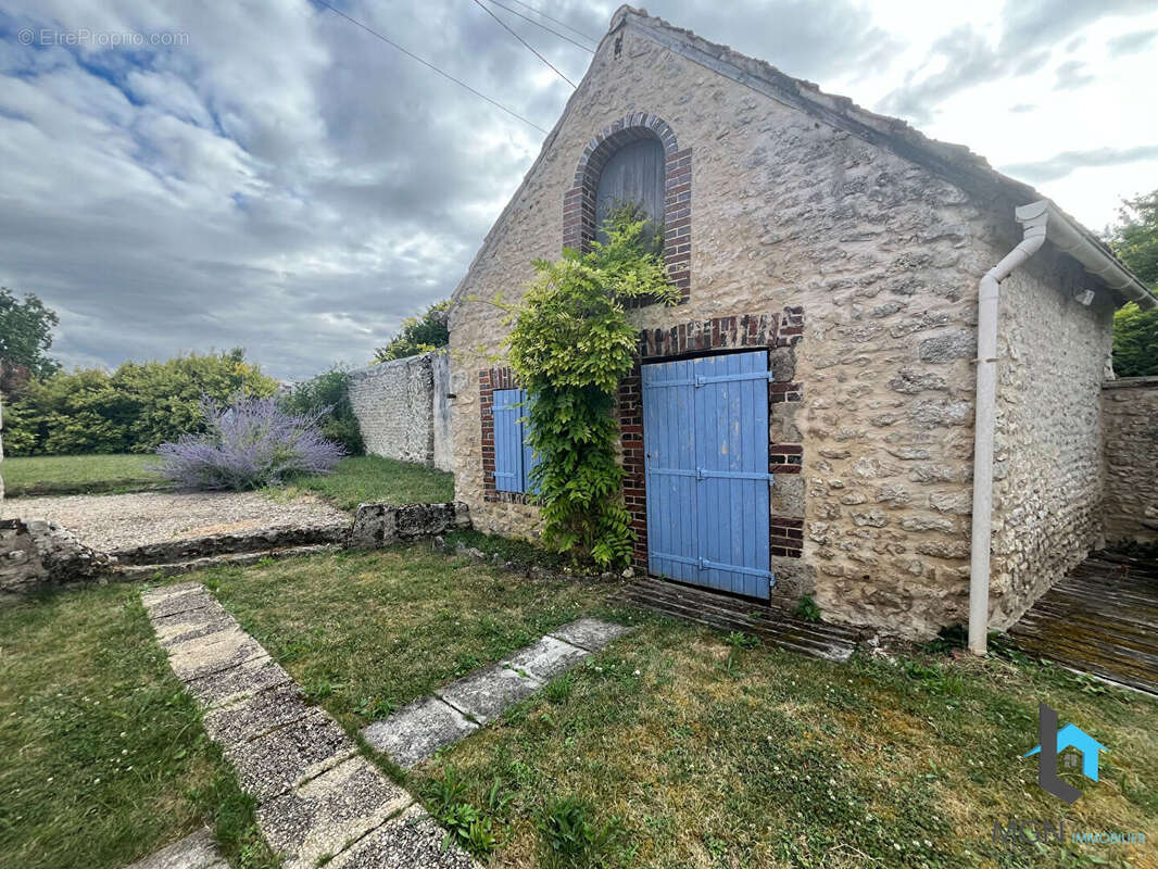 Maison à NEUVY-EN-DUNOIS