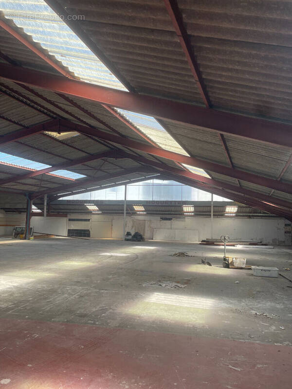 Commerce à SAINT-JUNIEN