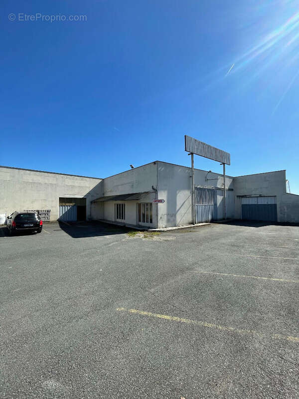 Commerce à SAINT-JUNIEN