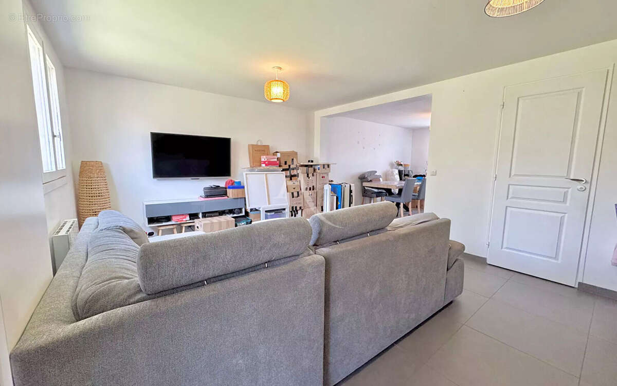 Maison à OZOIR-LA-FERRIERE