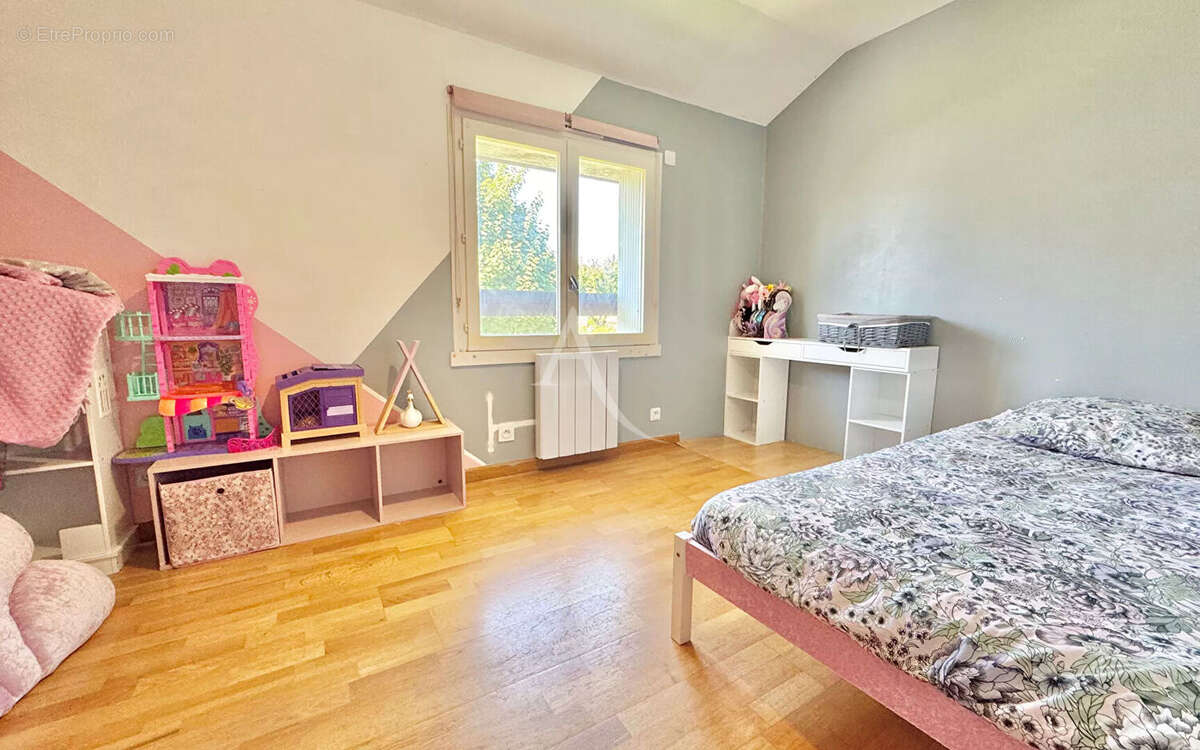 Maison à OZOIR-LA-FERRIERE