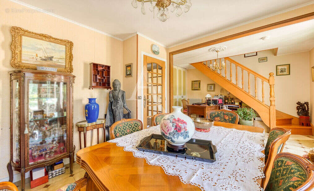 Maison à OZOIR-LA-FERRIERE