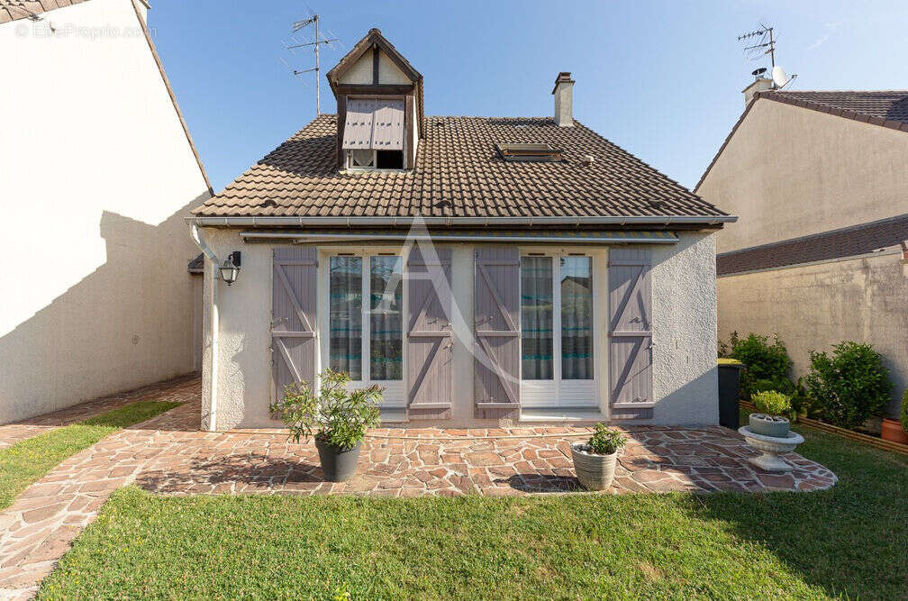 Maison à OZOIR-LA-FERRIERE