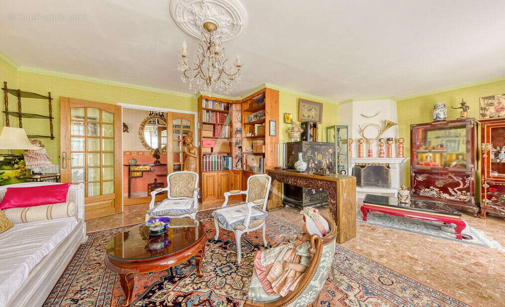 Maison à OZOIR-LA-FERRIERE