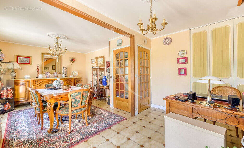 Maison à OZOIR-LA-FERRIERE