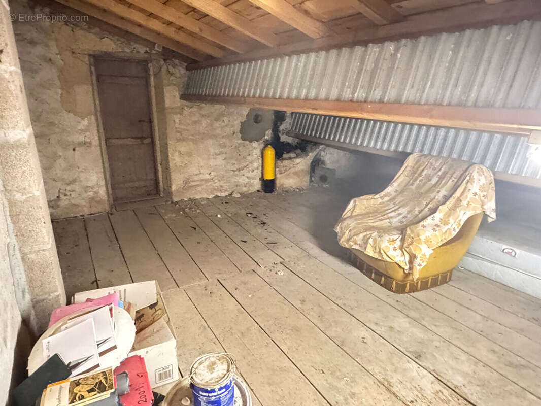 Maison à PUY-DU-LAC