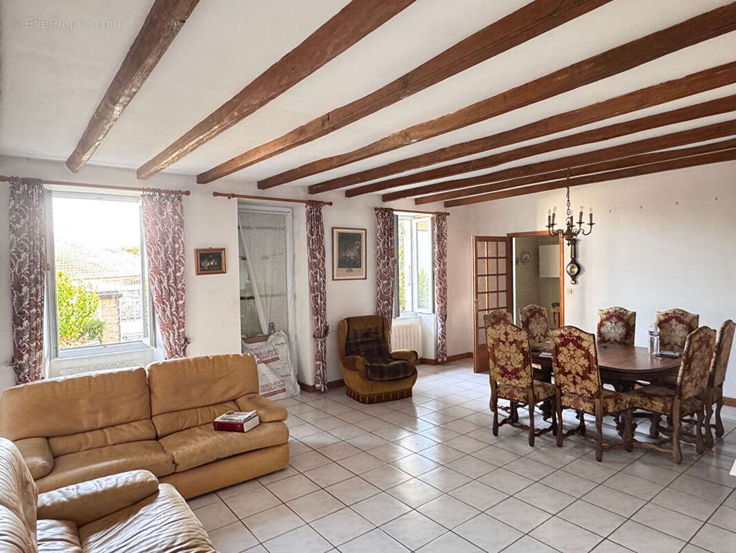 Maison à PUY-DU-LAC