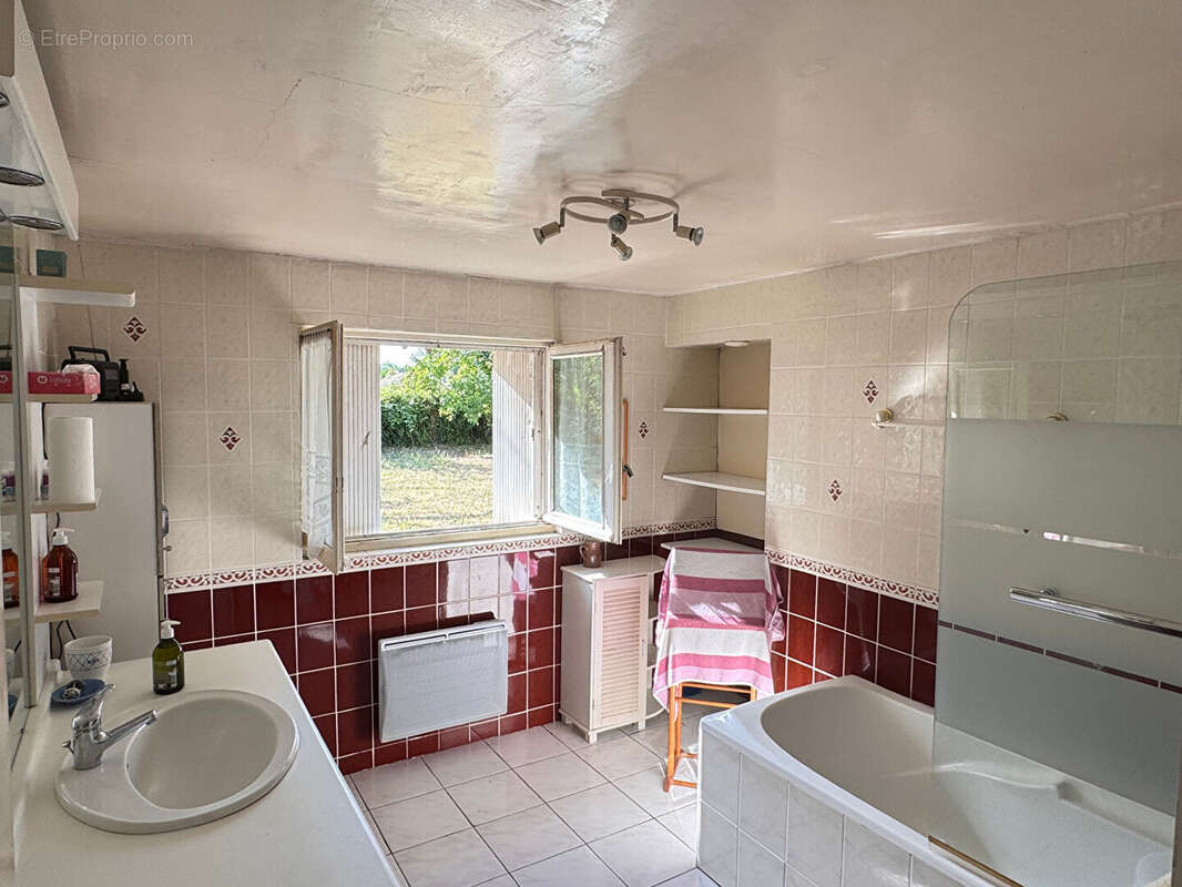 Maison à PUY-DU-LAC