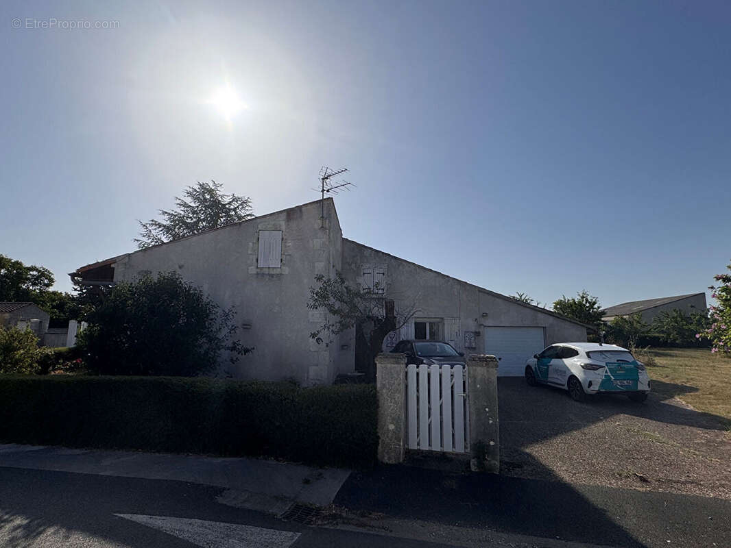 Maison à PUY-DU-LAC