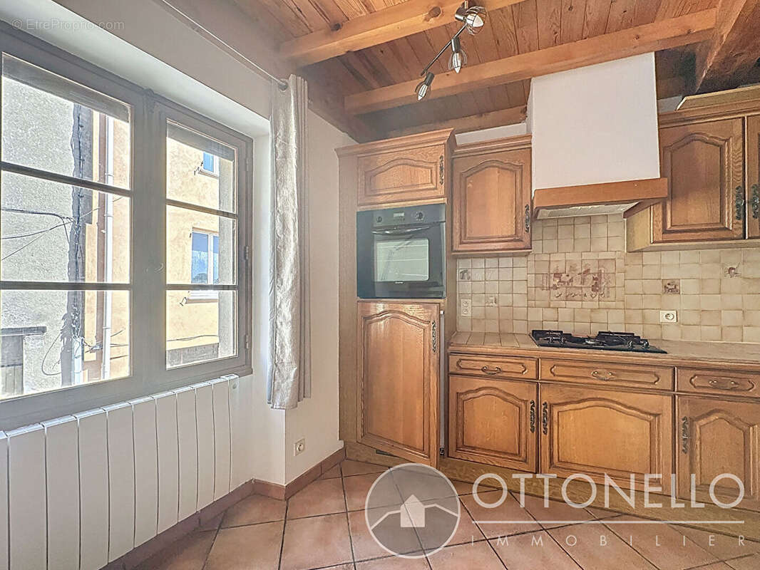 Maison à ROQUEBRUNE-SUR-ARGENS