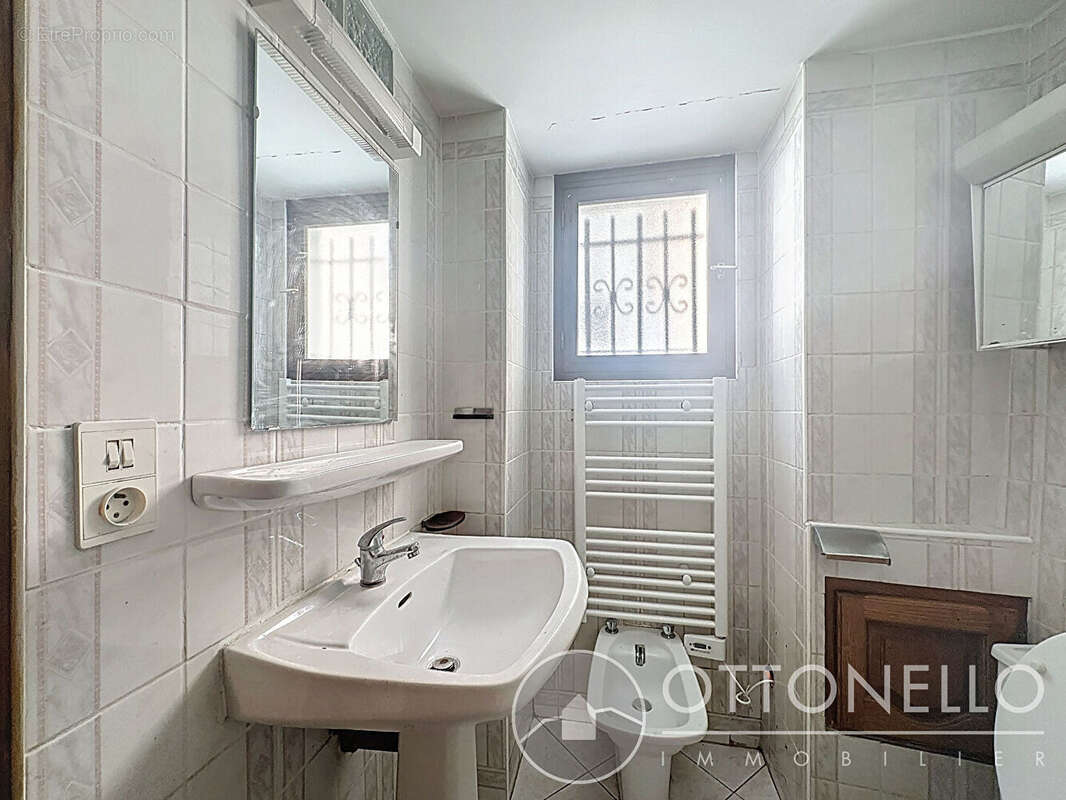 Maison à ROQUEBRUNE-SUR-ARGENS