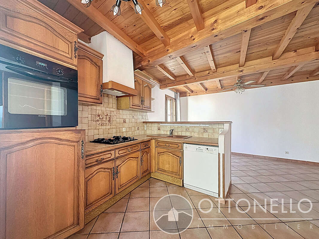 Maison à ROQUEBRUNE-SUR-ARGENS