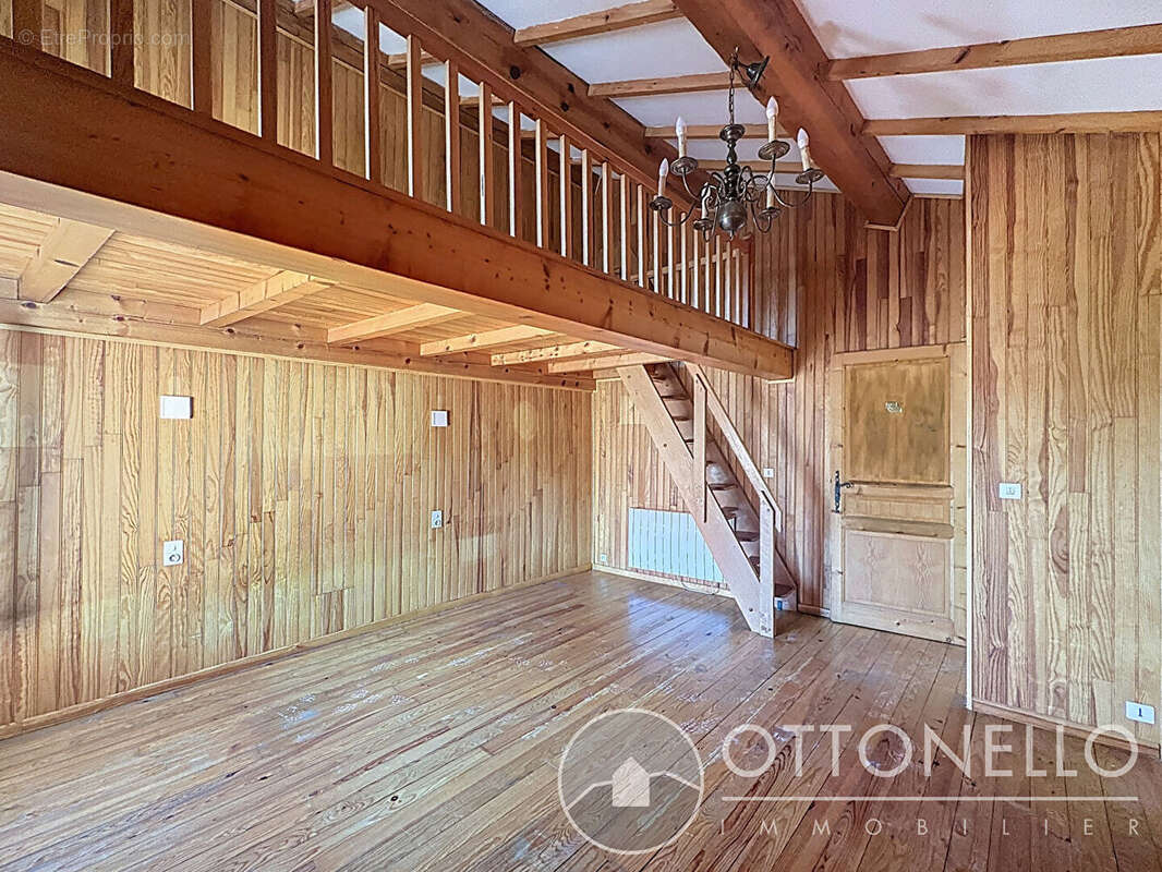 Maison à ROQUEBRUNE-SUR-ARGENS