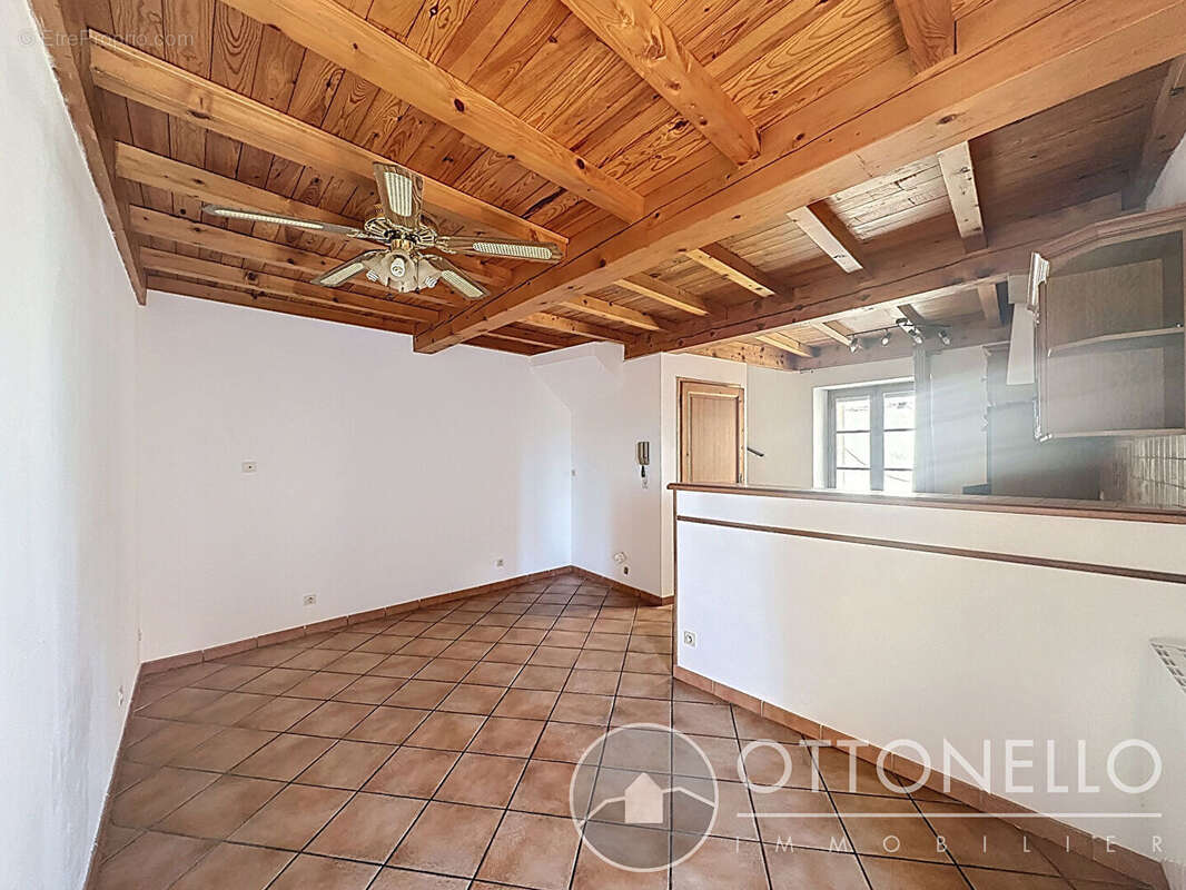 Maison à ROQUEBRUNE-SUR-ARGENS