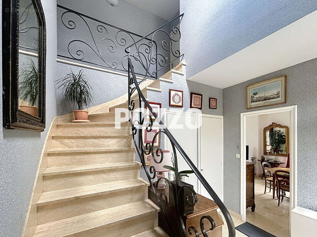 Maison à SAINT-DENIS-LE-GAST