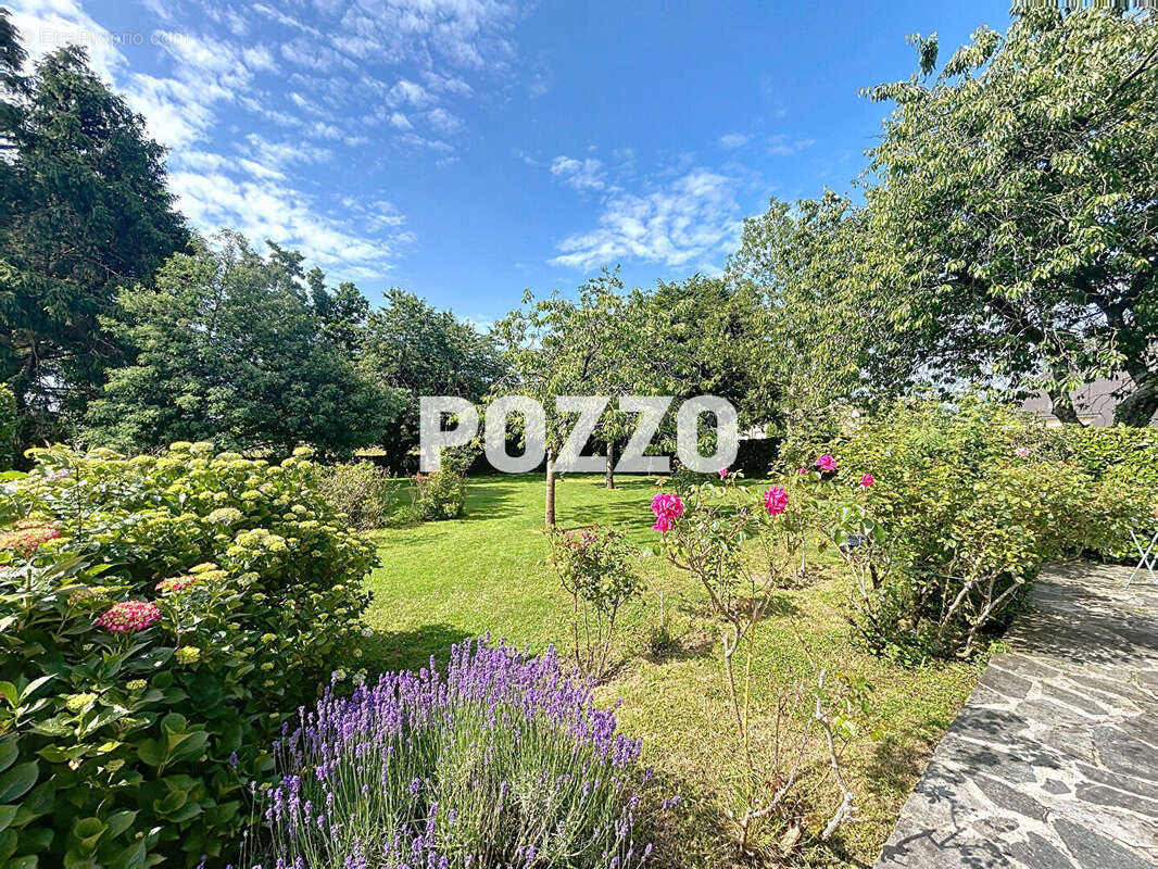 Maison à SAINT-DENIS-LE-GAST