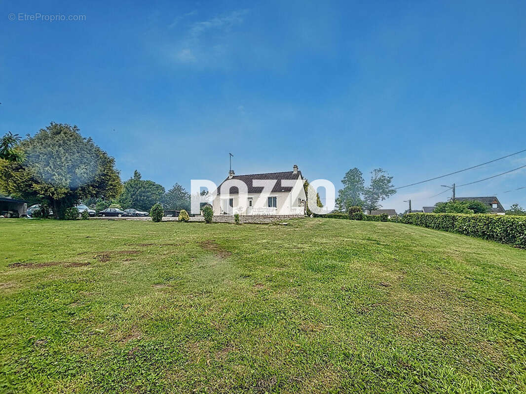 Maison à SAINT-MAURICE-EN-COTENTIN