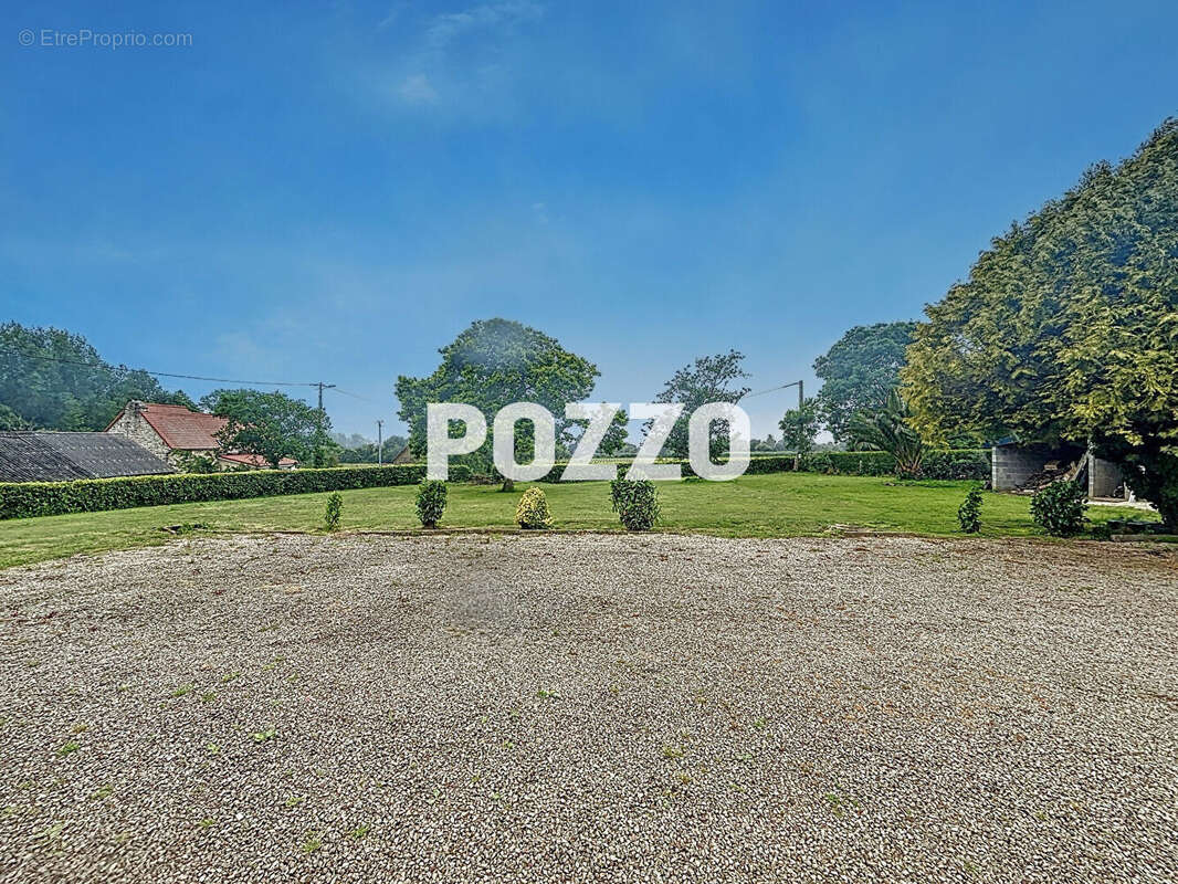 Maison à SAINT-MAURICE-EN-COTENTIN