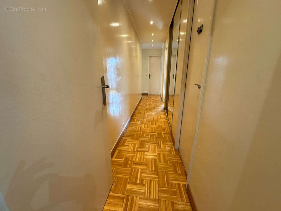 Appartement à PARIS-19E