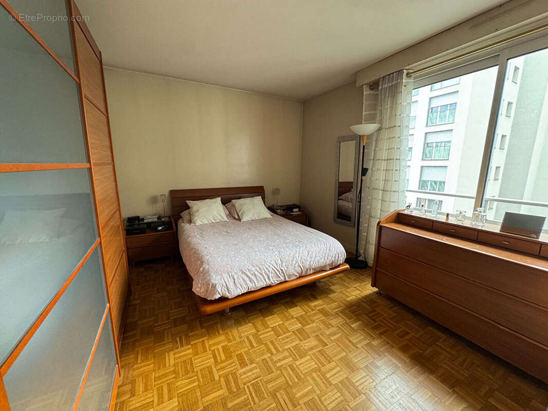 Appartement à PARIS-19E