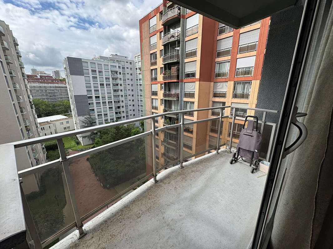 Appartement à PARIS-19E