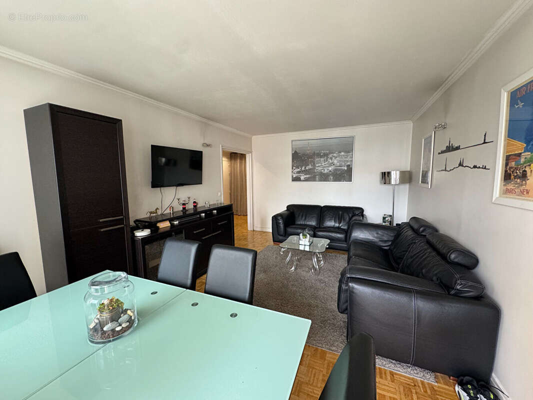 Appartement à PARIS-19E