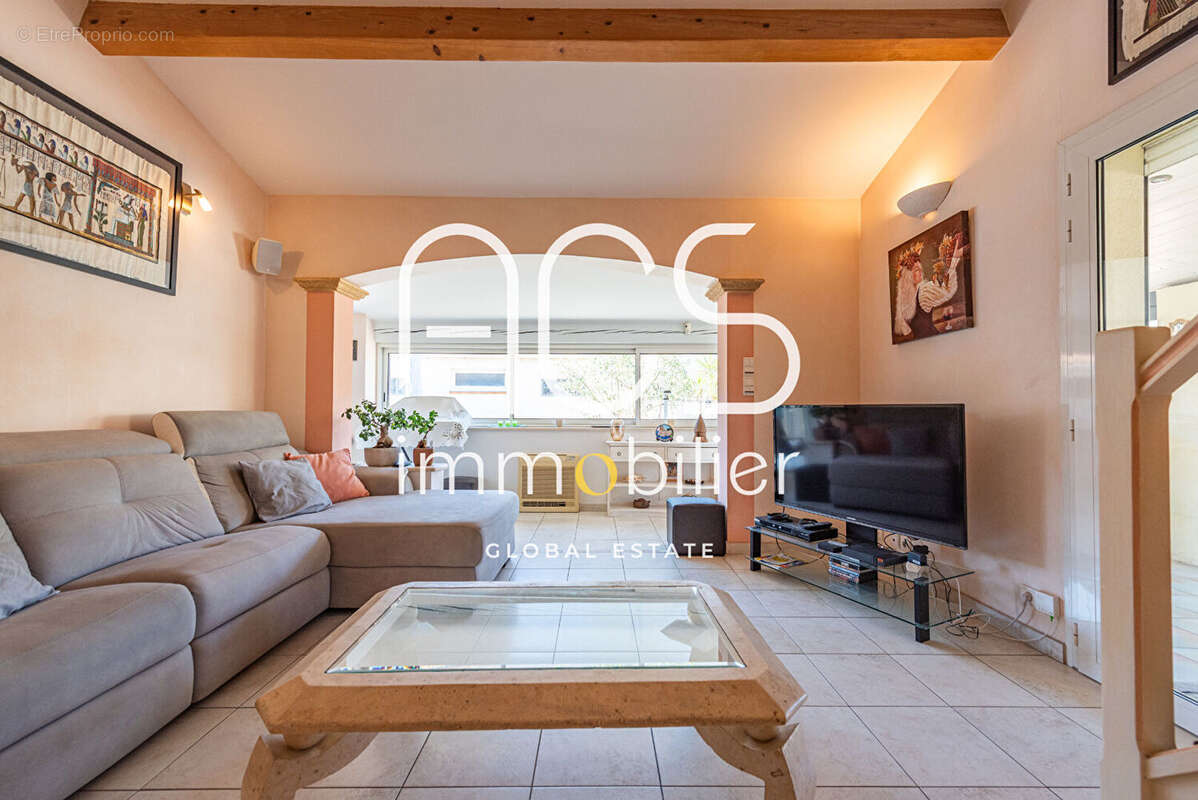 Maison à CHATEAUNEUF-LES-MARTIGUES