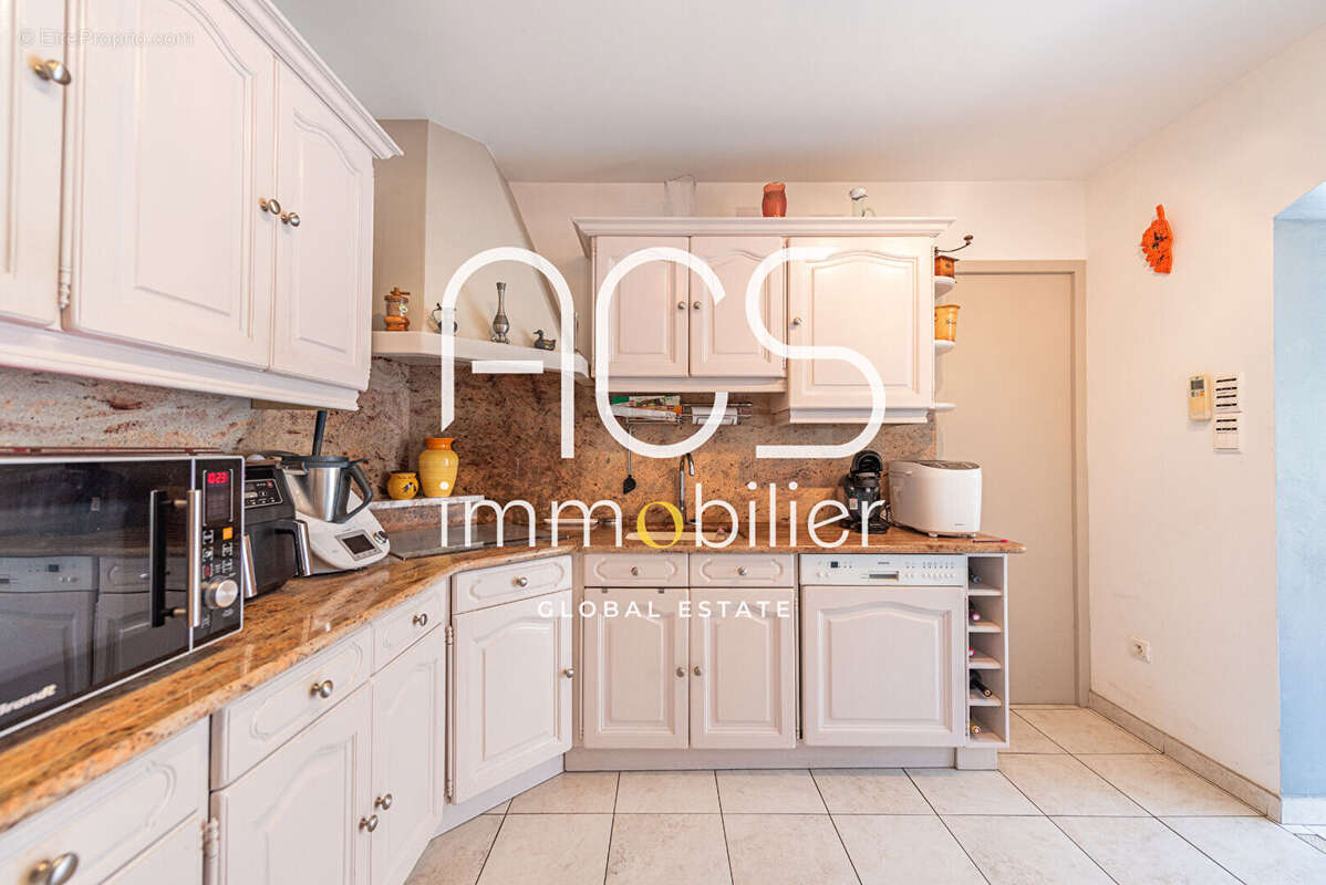 Maison à CHATEAUNEUF-LES-MARTIGUES