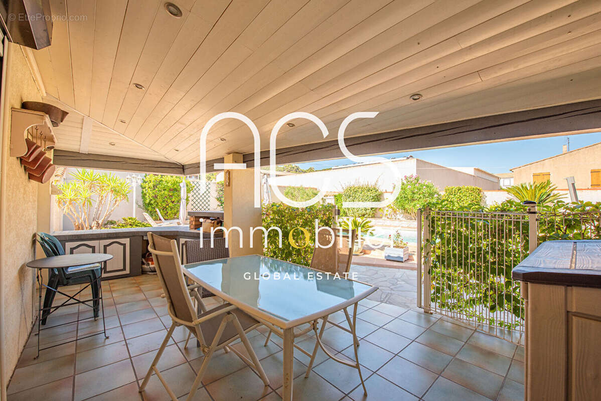 Maison à CHATEAUNEUF-LES-MARTIGUES