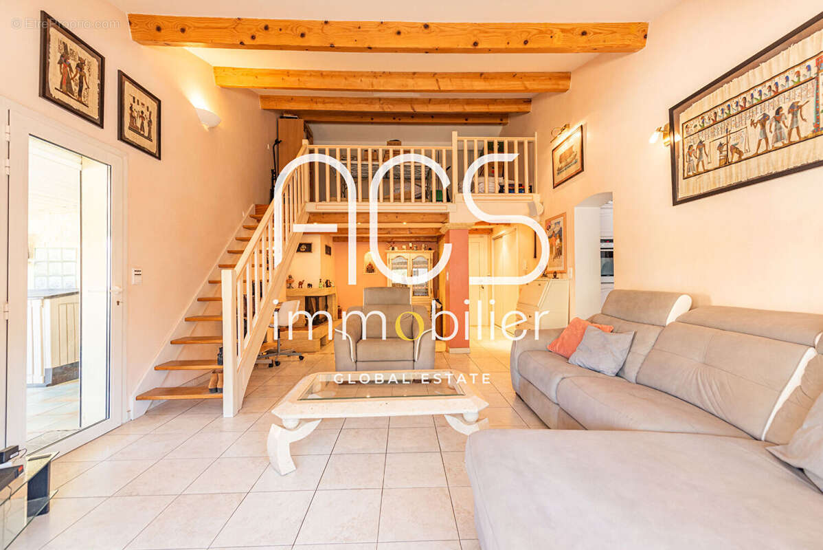 Maison à CHATEAUNEUF-LES-MARTIGUES