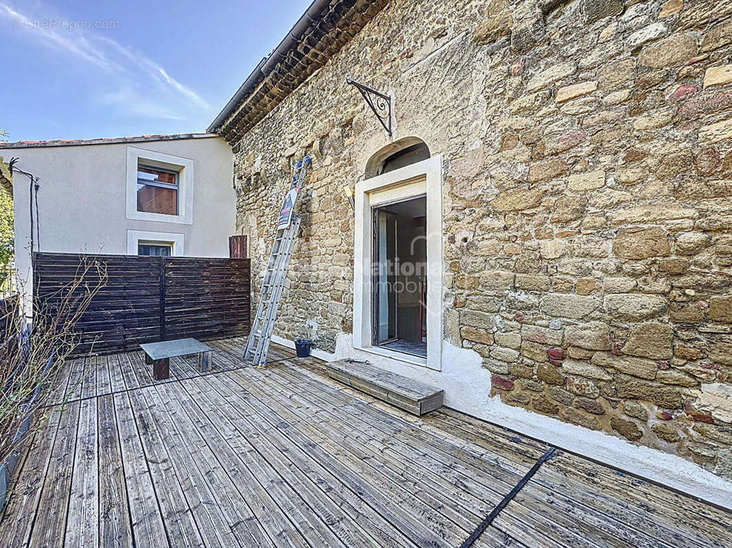 Appartement à CAMARET-SUR-AIGUES