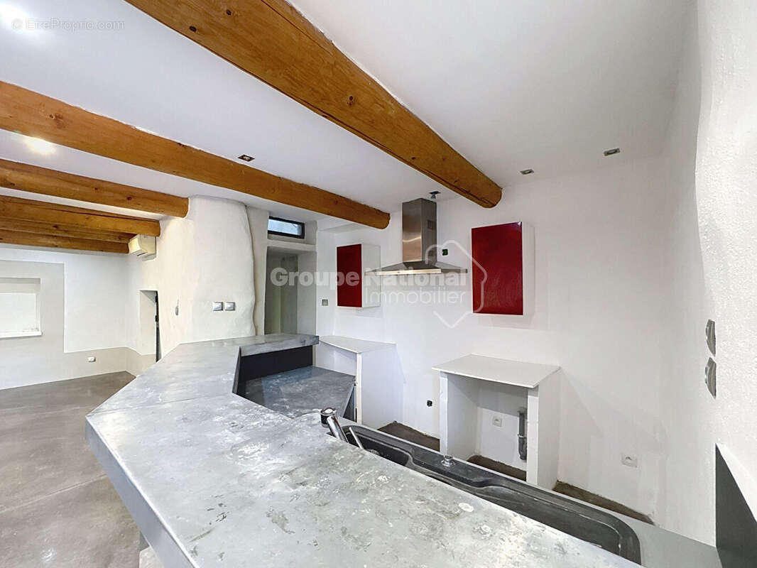 Appartement à CAMARET-SUR-AIGUES